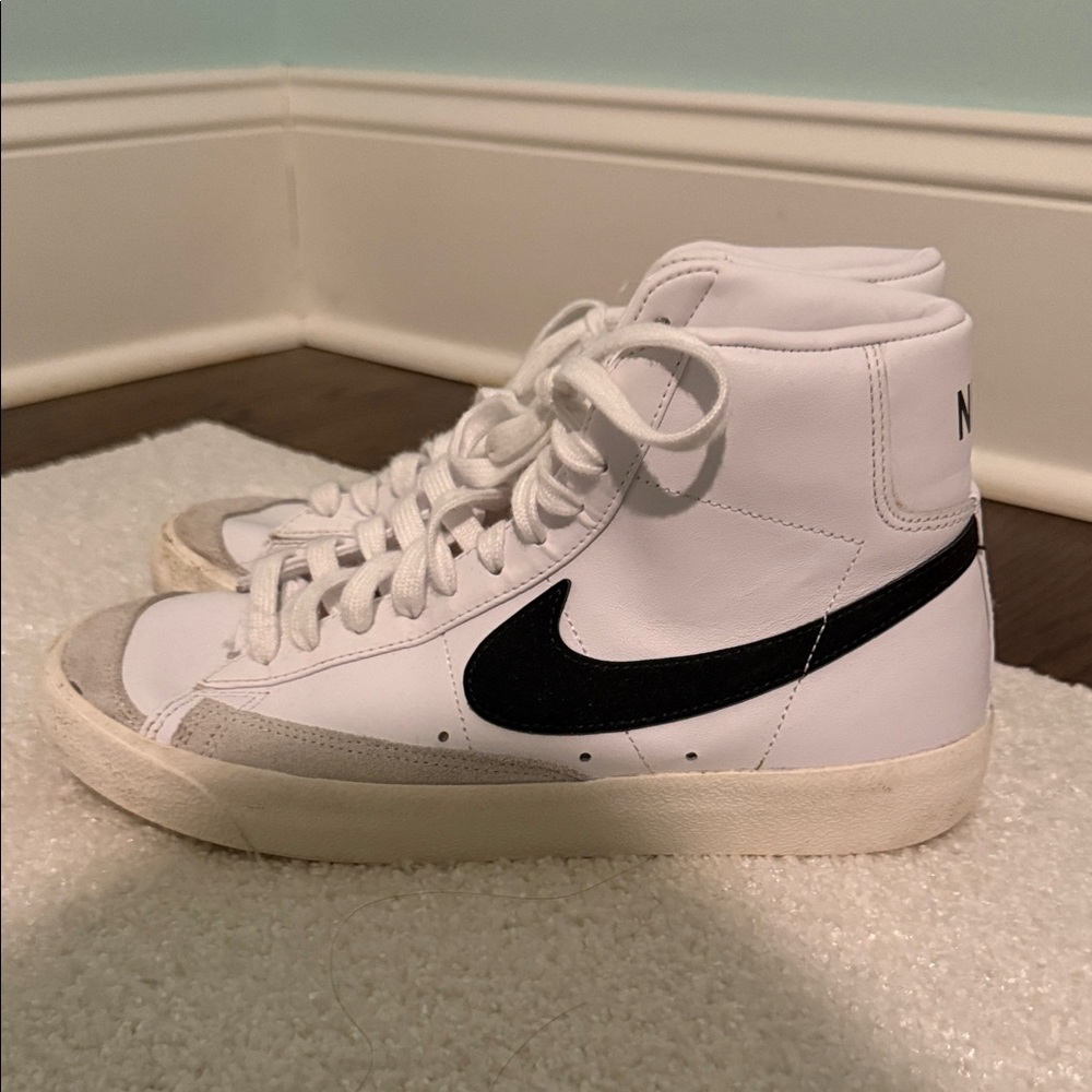 Nike Blazer ‘77 High Top Sneaker